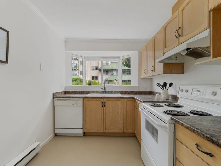 102-2958 Trethewey Street, Abbotsford, BC, V2T 6P6 - 9