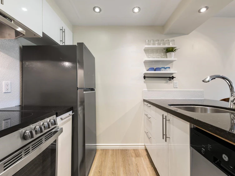 102-1450 Laburnum Street, Vancouver, BC, V6J 3W3 - 9