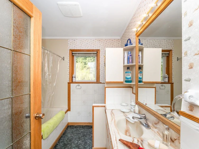 593 Veterans Road, Gibsons, BC, V0N 1V4 - 21