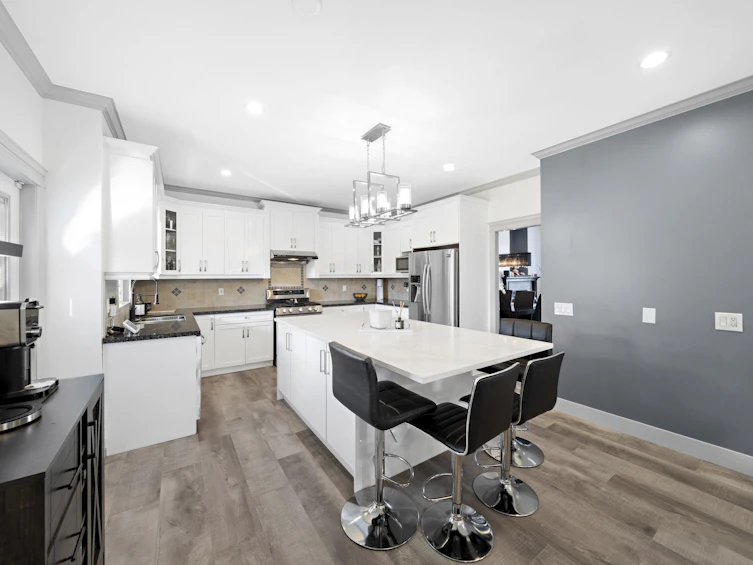 19354 72a Avenue, Surrey, BC, V4N 5X9 - 5