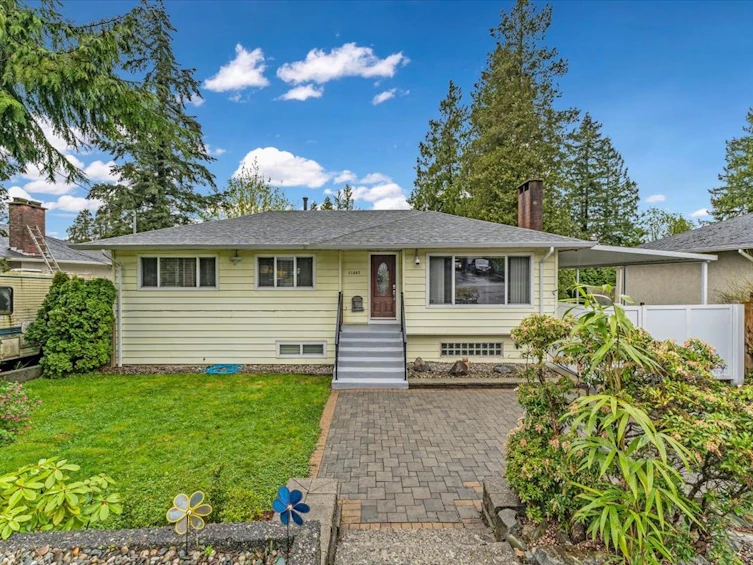 11337 Lansdowne Drive, Surrey, BC, V3R 4Z8