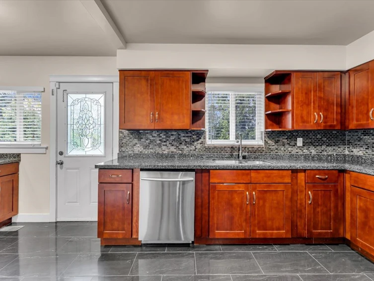 11337 Lansdowne Drive, Surrey, BC, V3R 4Z8 - 10