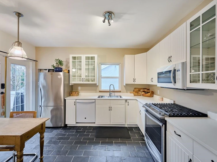 221 W 23rd Street, North Vancouver, BC, V7M 2B4 - 5