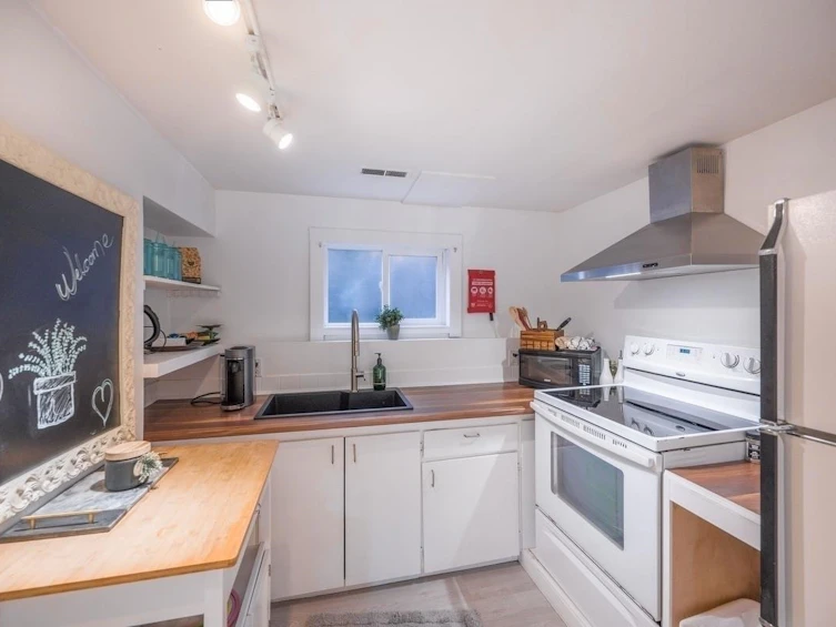 221 W 23rd Street, North Vancouver, BC, V7M 2B4 - 25