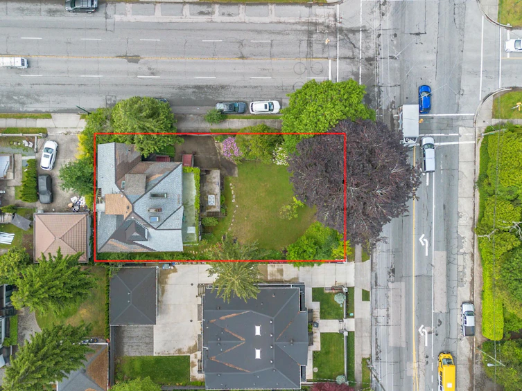 4698 W 4th Avenue, Vancouver, BC, V6R 1R5 - 2