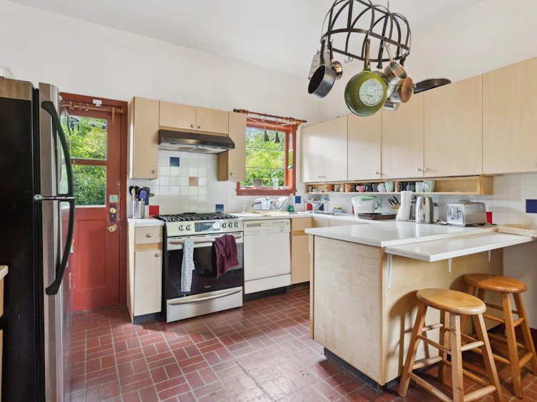 4698 W 4th Avenue, Vancouver, BC, V6R 1R5 - 10