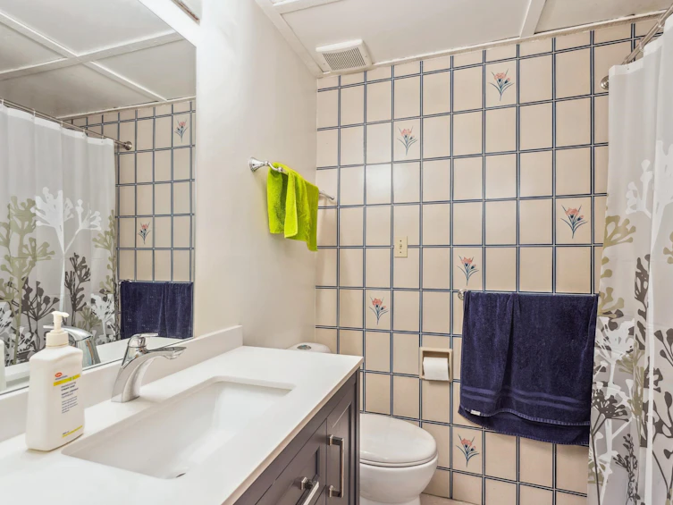 4698 W 4th Avenue, Vancouver, BC, V6R 1R5 - 14