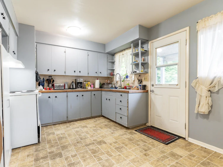 10857 140 Street, Surrey, BC, V3R 3G3 - 11