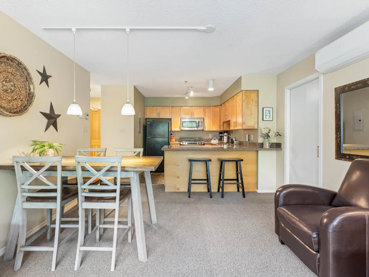 303/304-4905 Spearhead Place, Whistler, BC, V8E 1E8 - 7