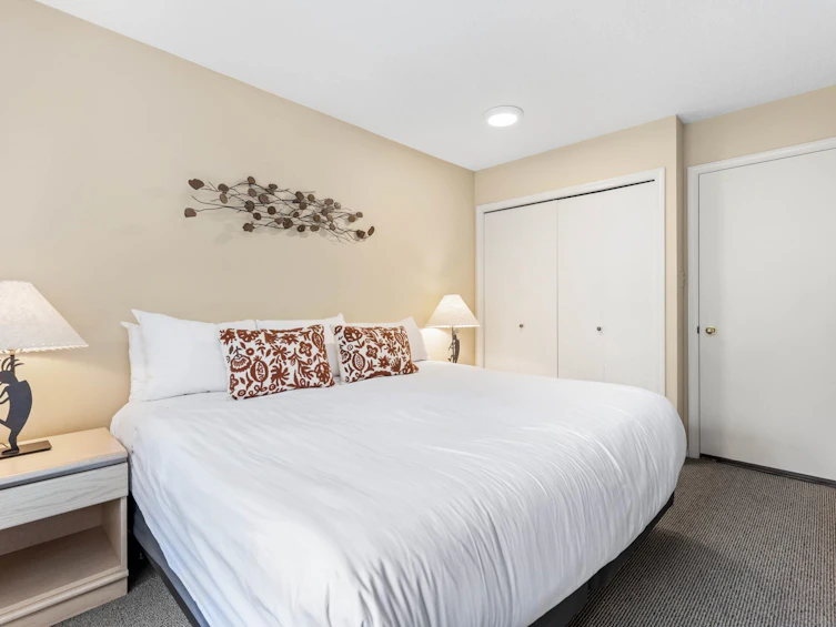 303/304-4905 Spearhead Place, Whistler, BC, V8E 1E8 - 16