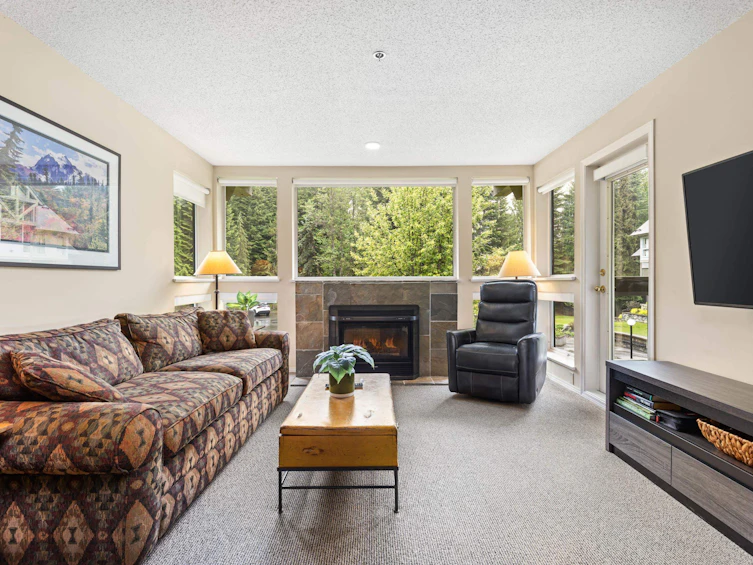 303/304-4905 Spearhead Place, Whistler, BC, V8E 1E8 - 5