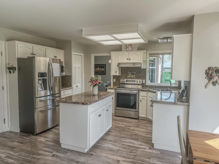 8598 142a Street, Surrey, BC, V3W 0S6 - 10