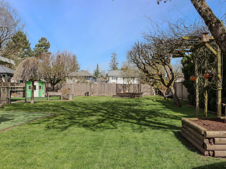 8598 142a Street, Surrey, BC, V3W 0S6 - 34