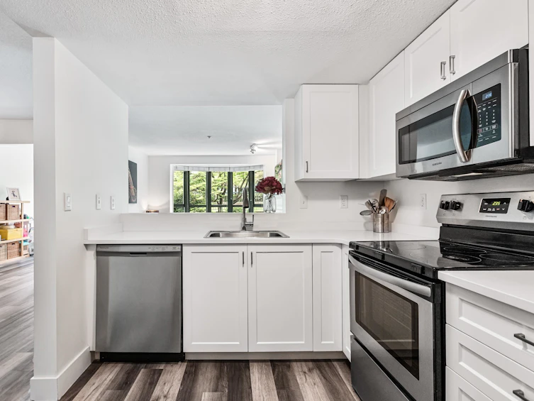 303-220 Newport Drive, Port Moody, BC, V3H 5B8 - 3