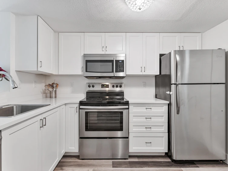 303-220 Newport Drive, Port Moody, BC, V3H 5B8 - 2