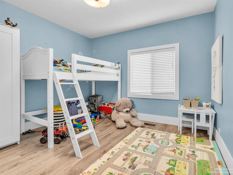 949 E 24th Avenue, Vancouver, BC, V5V 2A8 - 19