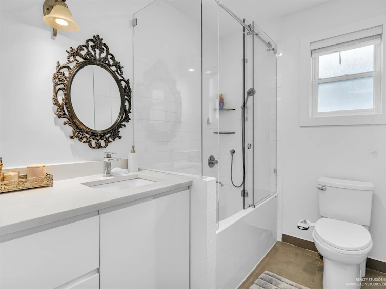 949 E 24th Avenue, Vancouver, BC, V5V 2A8 - 18