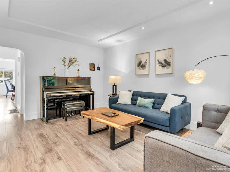 949 E 24th Avenue, Vancouver, BC, V5V 2A8 - 7