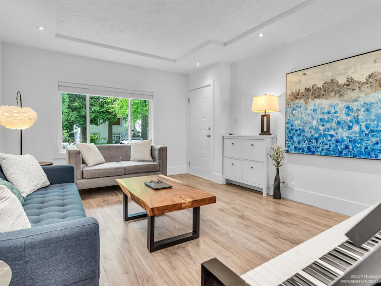 949 E 24th Avenue, Vancouver, BC, V5V 2A8 - 5