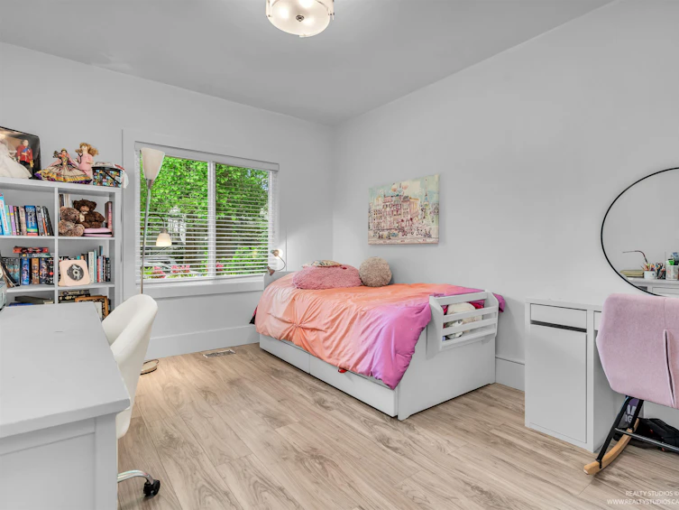 949 E 24th Avenue, Vancouver, BC, V5V 2A8 - 14