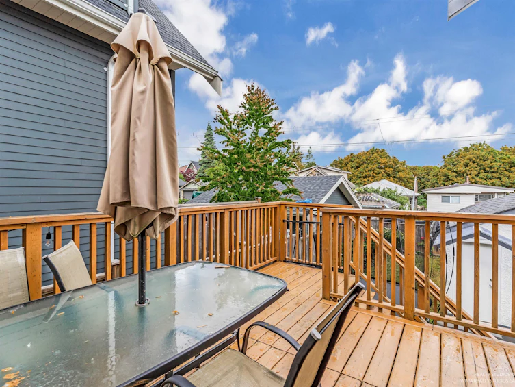 949 E 24th Avenue, Vancouver, BC, V5V 2A8 - 12