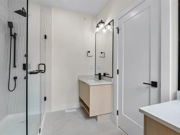 20518 75 Avenue, Langley, BC, V2Y 1V5 - 18