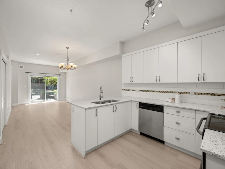 10-838 Royal Avenue, New Westminster, BC, V3M 1J9 - 11