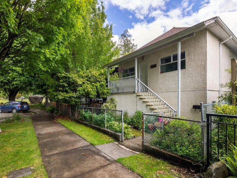 4866 James Street, Vancouver BC V5V 3J4