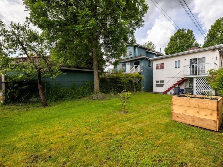 4866 James Street, Vancouver, BC, V5V 3J4 - 7