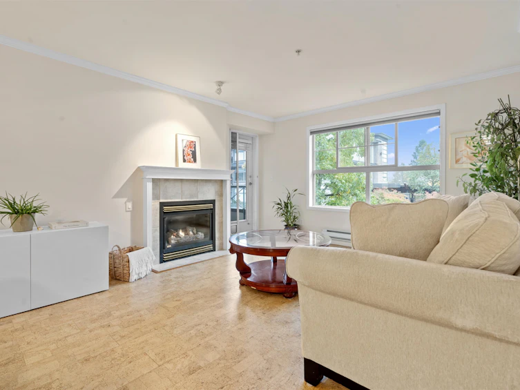 302-15325 17 Avenue, Surrey, BC, V4A 1T8 - 2