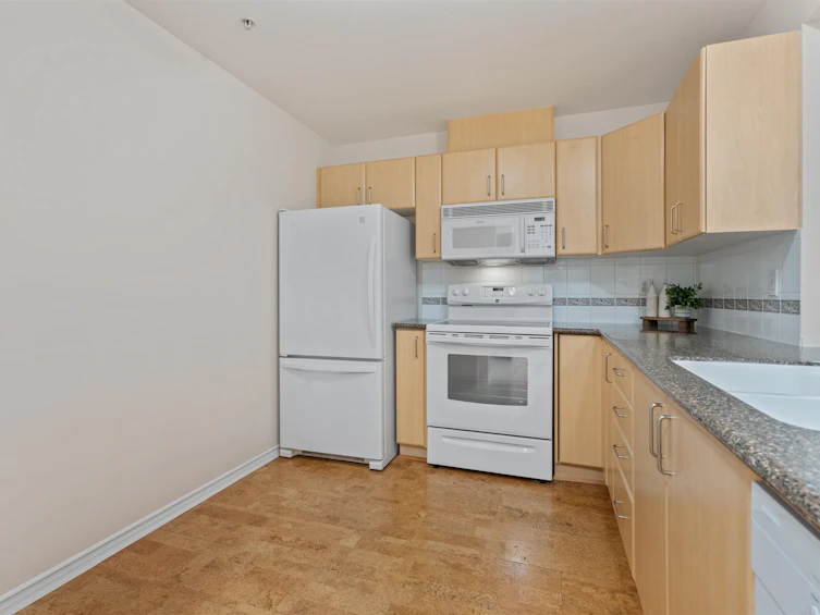 302-15325 17 Avenue, Surrey, BC, V4A 1T8 - 5
