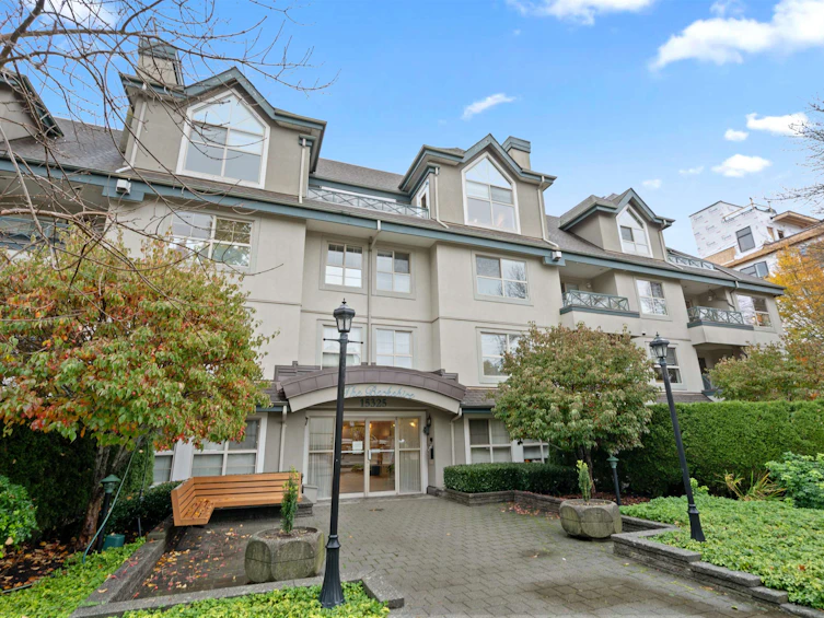 302-15325 17 Avenue, Surrey, BC, V4A 1T8 - 15