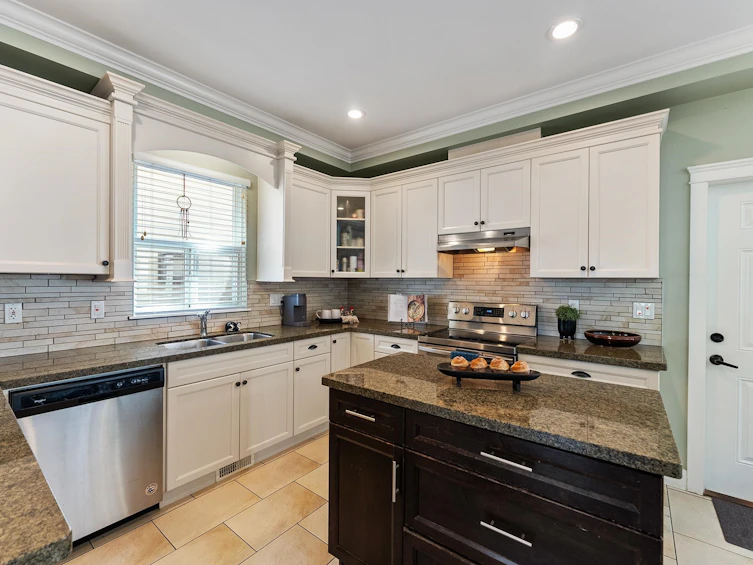 14586 60a Avenue, Surrey, BC, V3S 4R5 - 13