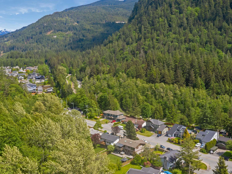 38582 Westway Avenue, Squamish, BC, V8B 0L6 - 37