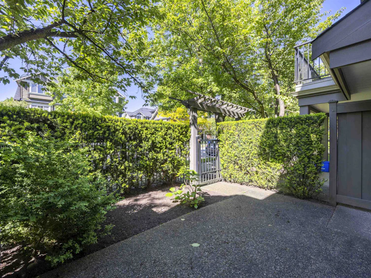 11-6300 Alder Street, Richmond, BC, V6Y 4G5 - 2