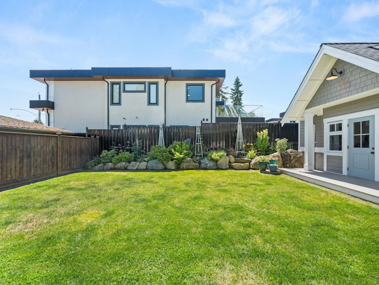 15682 Thrift Avenue, Surrey, BC, V4B 2M4 - 36