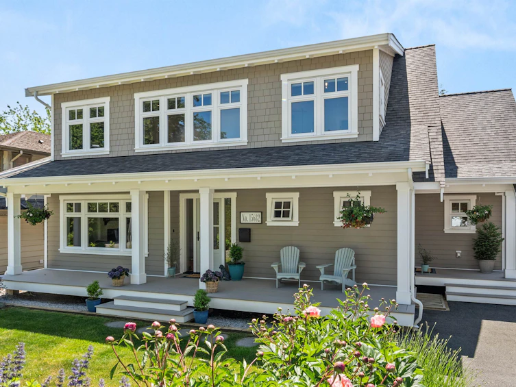 15682 Thrift Avenue, Surrey, BC, V4B 2M4
