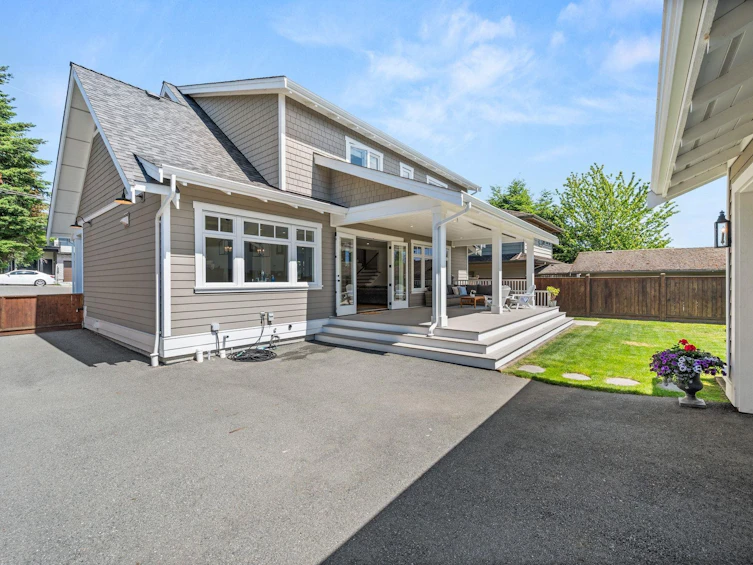 15682 Thrift Avenue, Surrey, BC, V4B 2M4 - 32