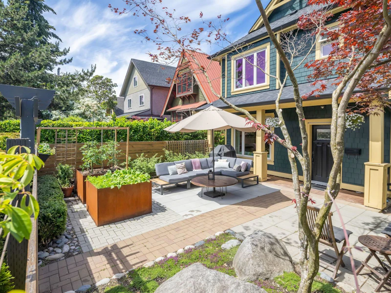 1669 Adanac Street, Vancouver BC V5L 2C7