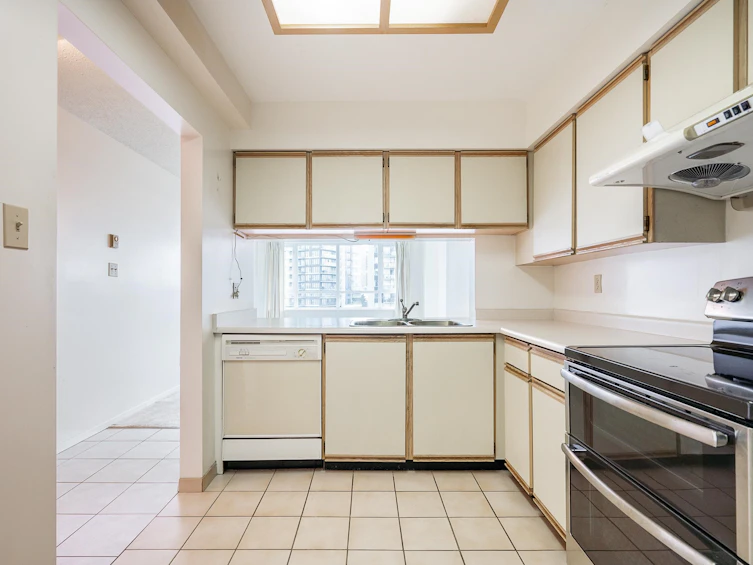 905-6070 Mcmurray Avenue, Burnaby, BC, V5H 4J3 - 5