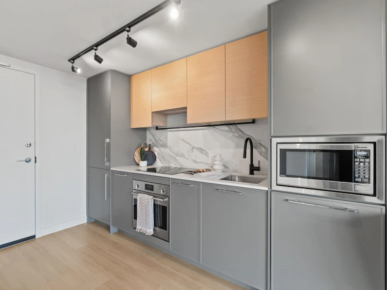 4004-13725 George Junction, Surrey, BC, V3T 0V7 - 7