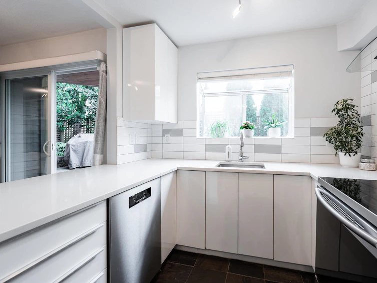 203-1631 Vine Street, Vancouver, BC, V6K 3J3 - 11