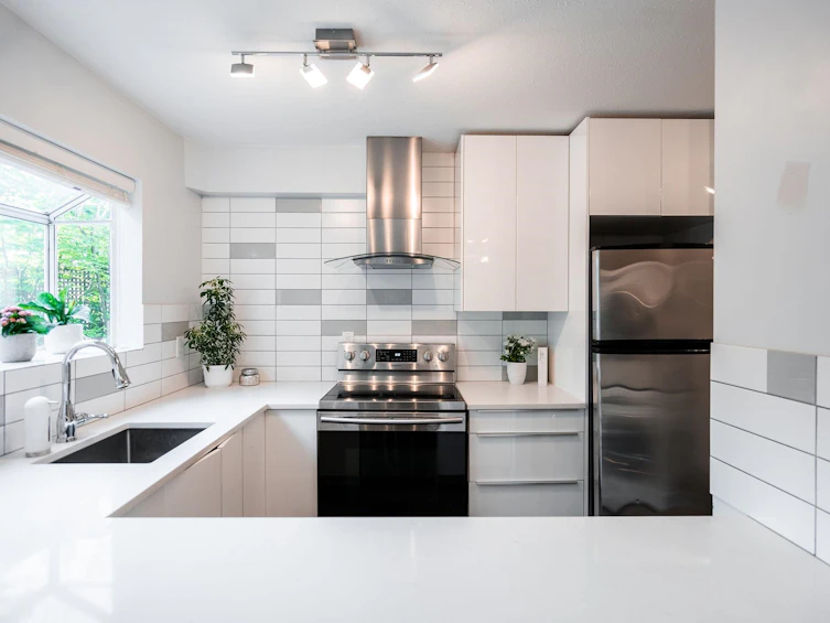 203-1631 Vine Street, Vancouver, BC, V6K 3J3 - 12