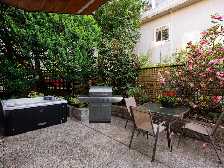 203-1631 Vine Street, Vancouver, BC, V6K 3J3 - 27