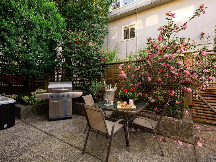 203-1631 Vine Street, Vancouver, BC, V6K 3J3 - 26