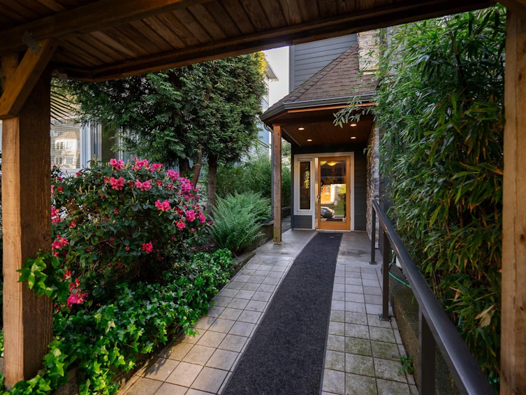 203-1631 Vine Street, Vancouver, BC, V6K 3J3 - 30