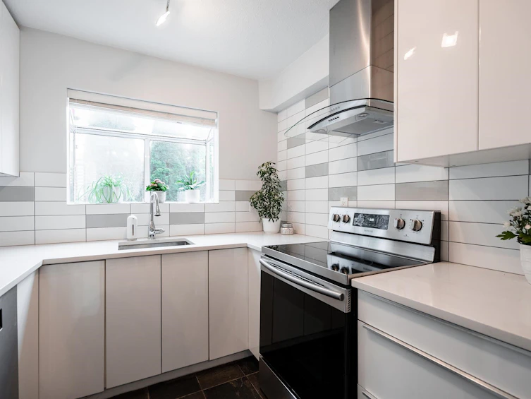 203-1631 Vine Street, Vancouver, BC, V6K 3J3 - 10