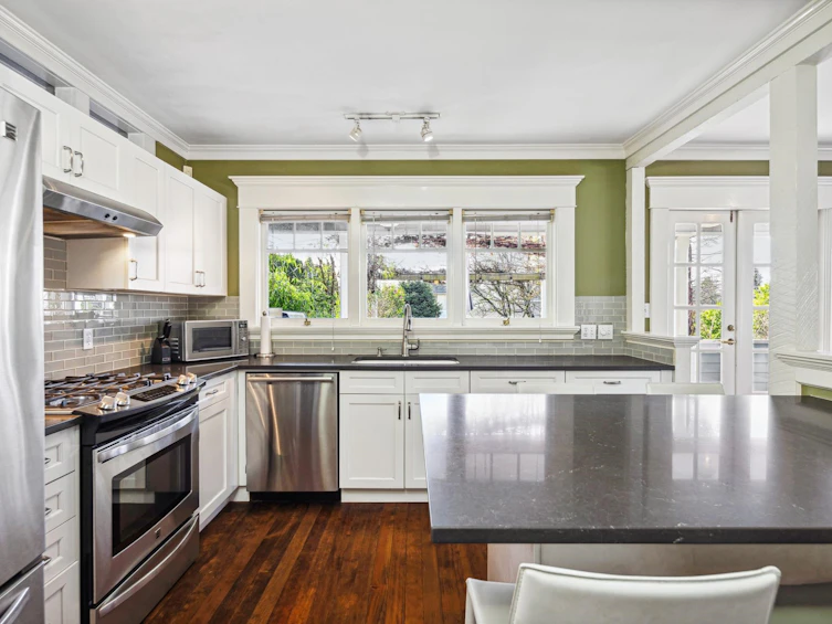 341 W 22nd Street, North Vancouver, BC, V7M 2A3 - 9