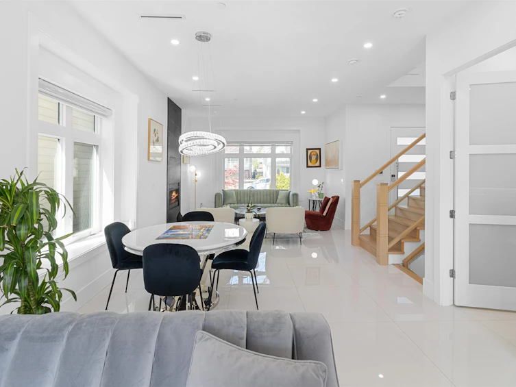886 E 38th Avenue, Vancouver, BC, V5W 1J3 - 5