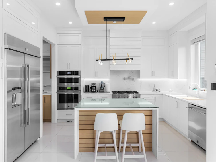 886 E 38th Avenue, Vancouver, BC, V5W 1J3 - 8